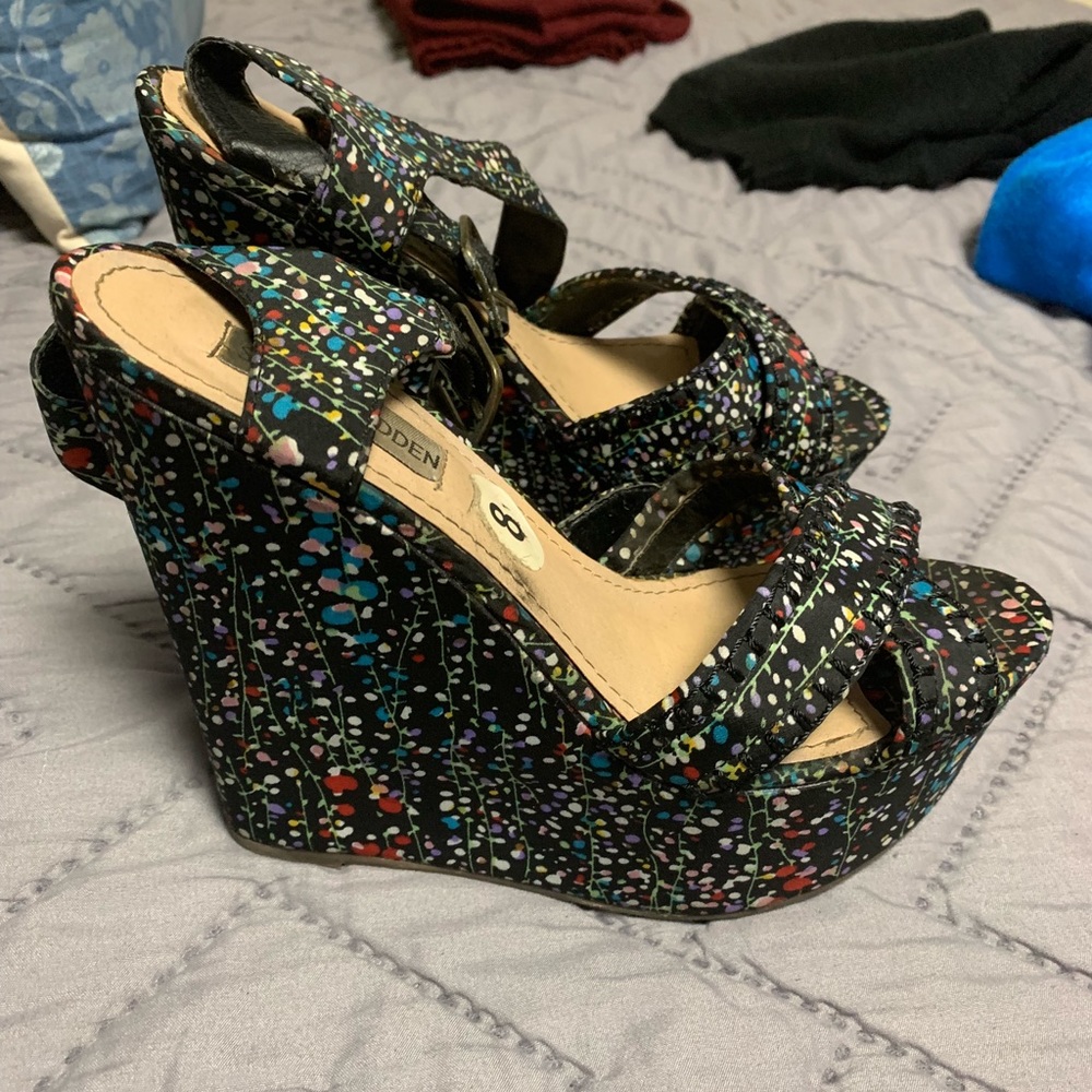 Wedge heels